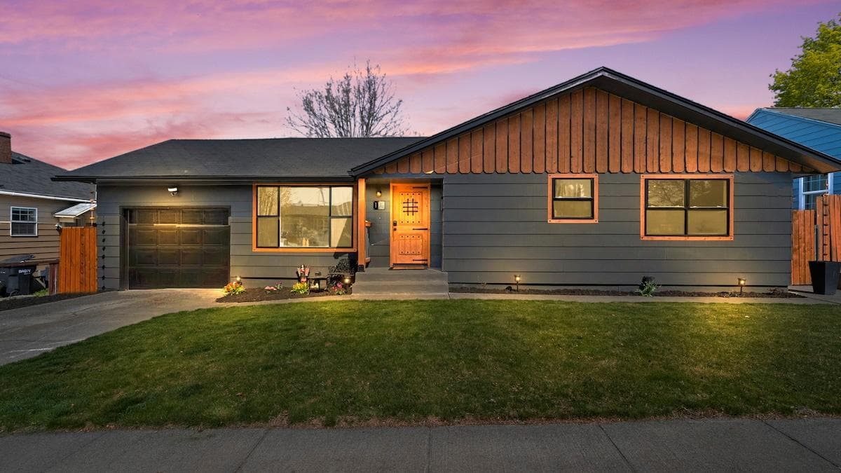 Sunset Curb Appeal in Wine Country 
This beautifully lit home welcomes you with warm tones and mid-century charm. Snap a golden hour pic before heading out to dinner or the vineyards!