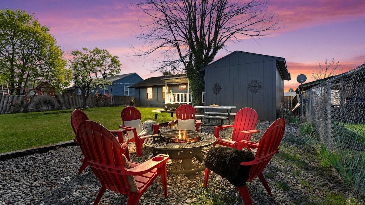 End your day the cozy way! Gather ‘round the fire-pit, share stories, and soak in the peaceful  night.